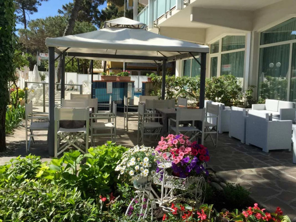 media.Gallery-Giardino-01-Hotel-Sahara-Milano-Marittima