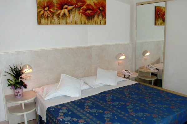 media.Gallery-Camere-02-Hotel-Sahara-Milano-Marittima